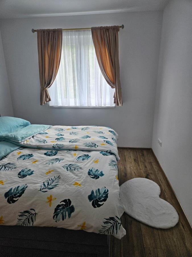 Golden Sky Apartment Cazin Exterior photo